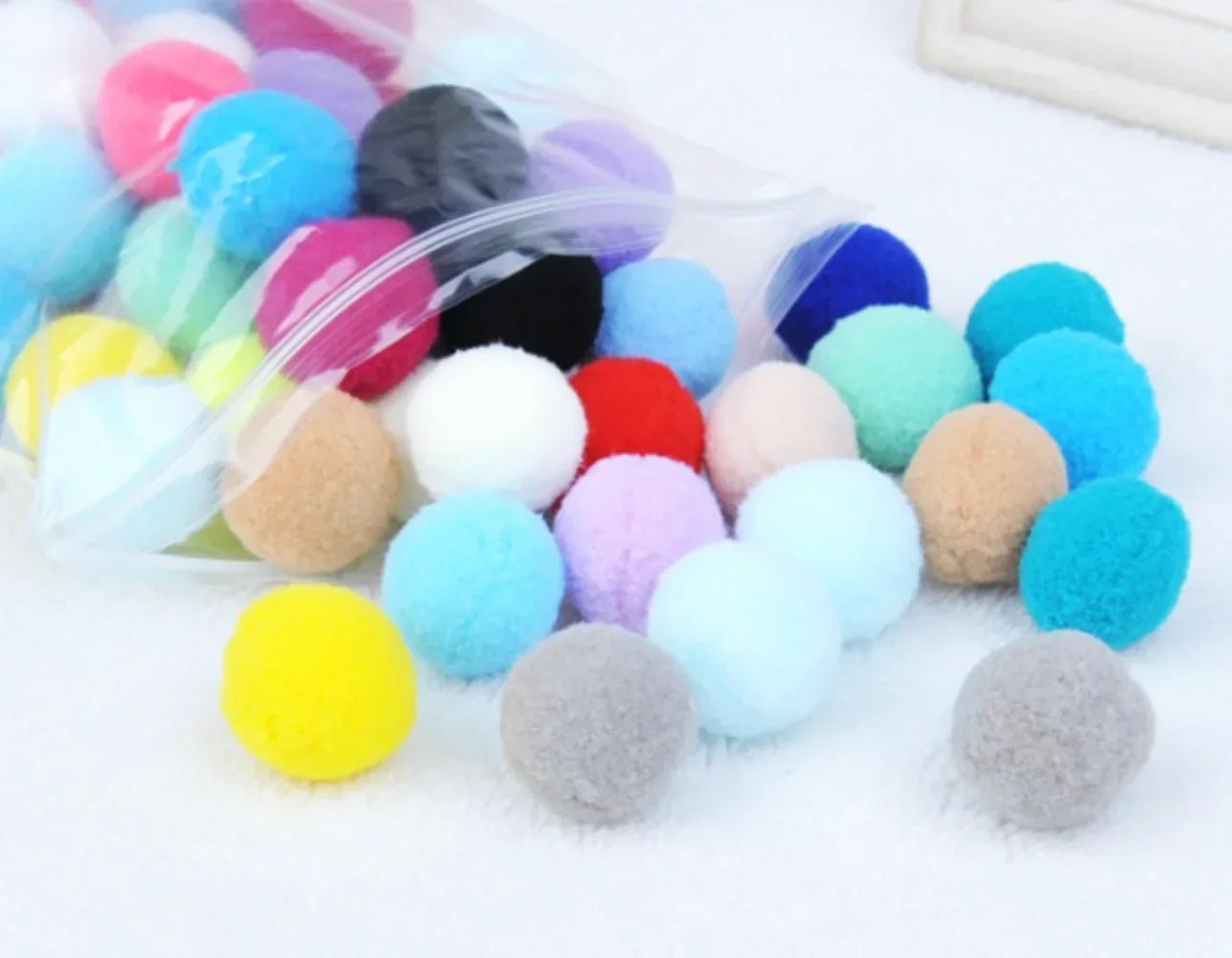 70pcs Cat Toy Plush Ball